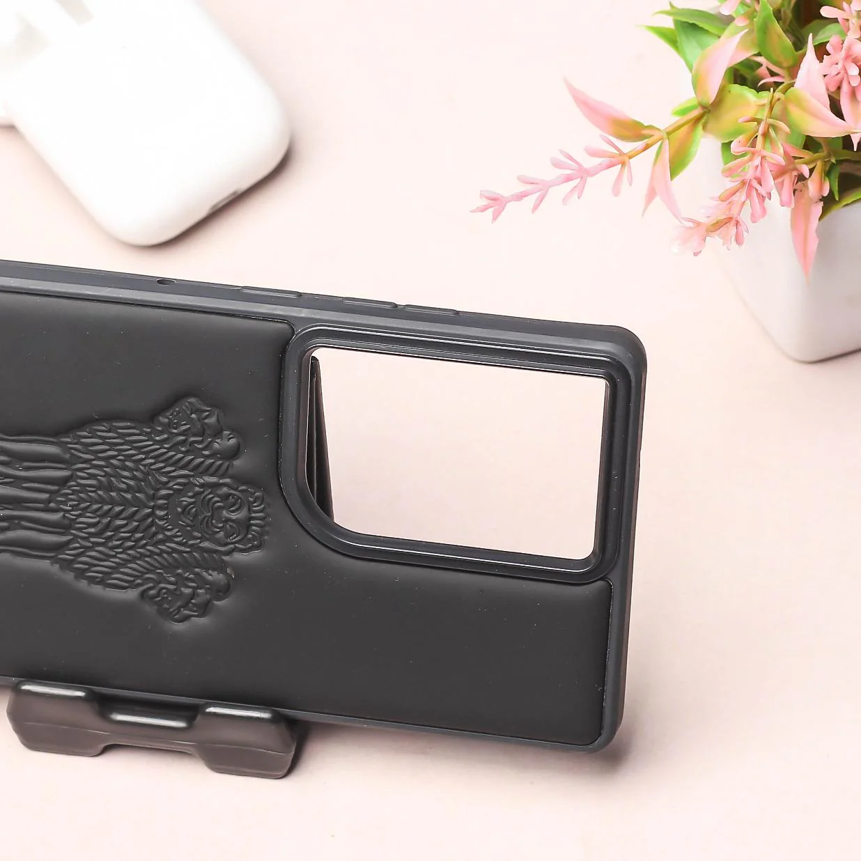 Ashoka Black Leather Case for Motorola Edge 50 Fusion - Image 4
