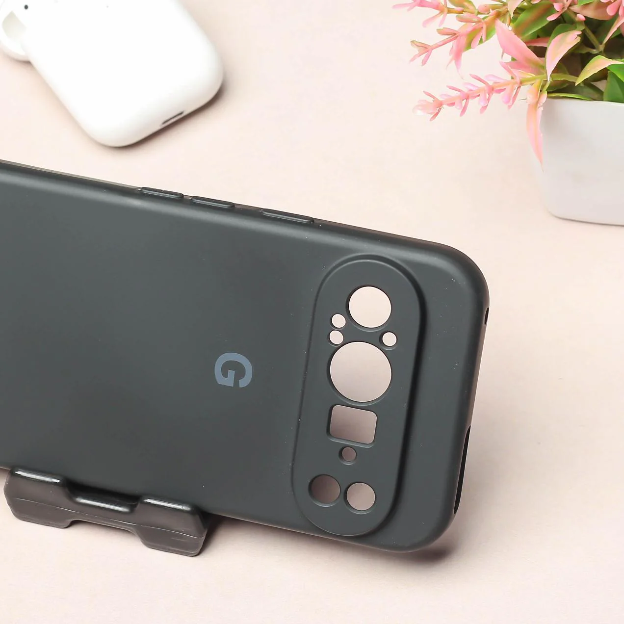 Black Camera Original Silicone case for Google Pixel 9 Pro - Image 3