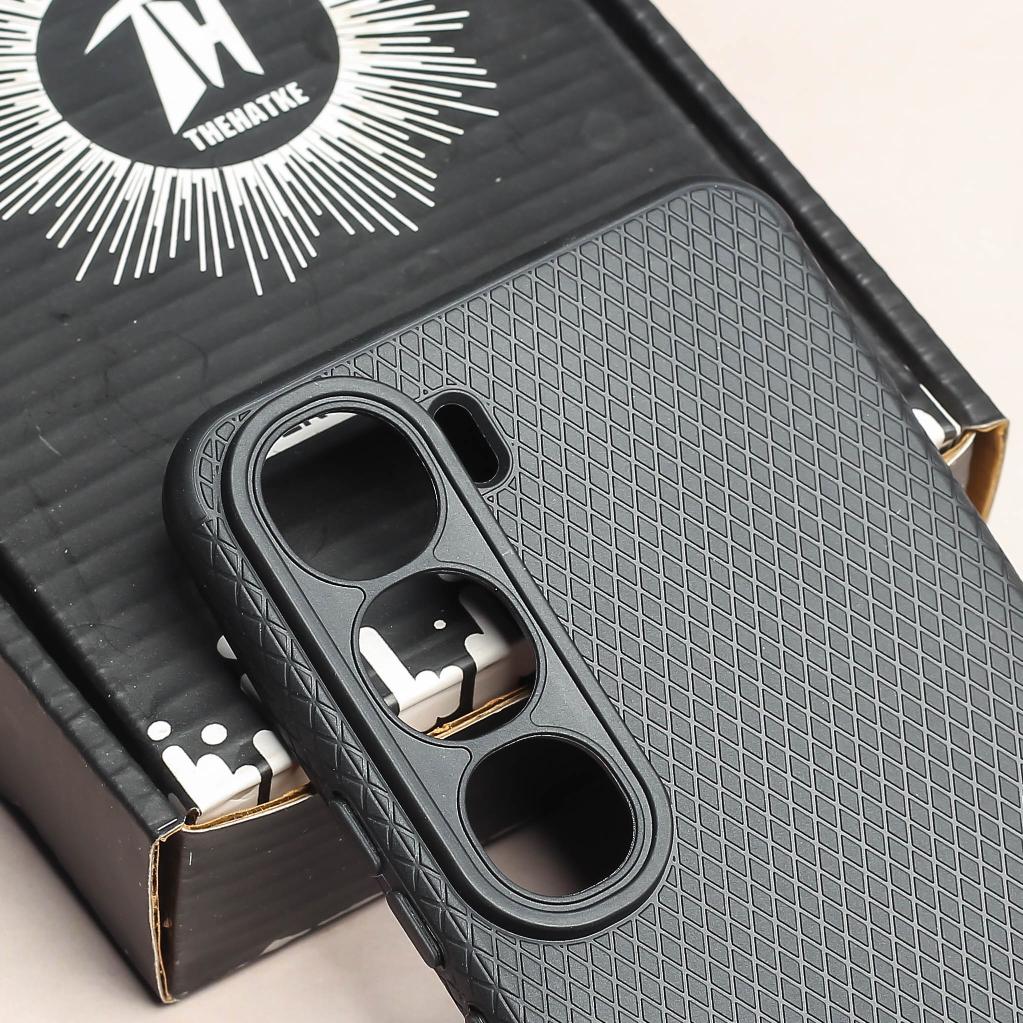 Black Line Wave Silicone Case for Vivo Y300 - Image 4