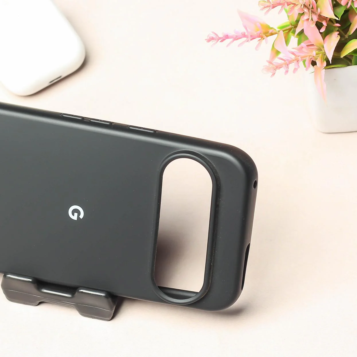 Black Original Silicone case for Google Pixel 9 pro - Image 3