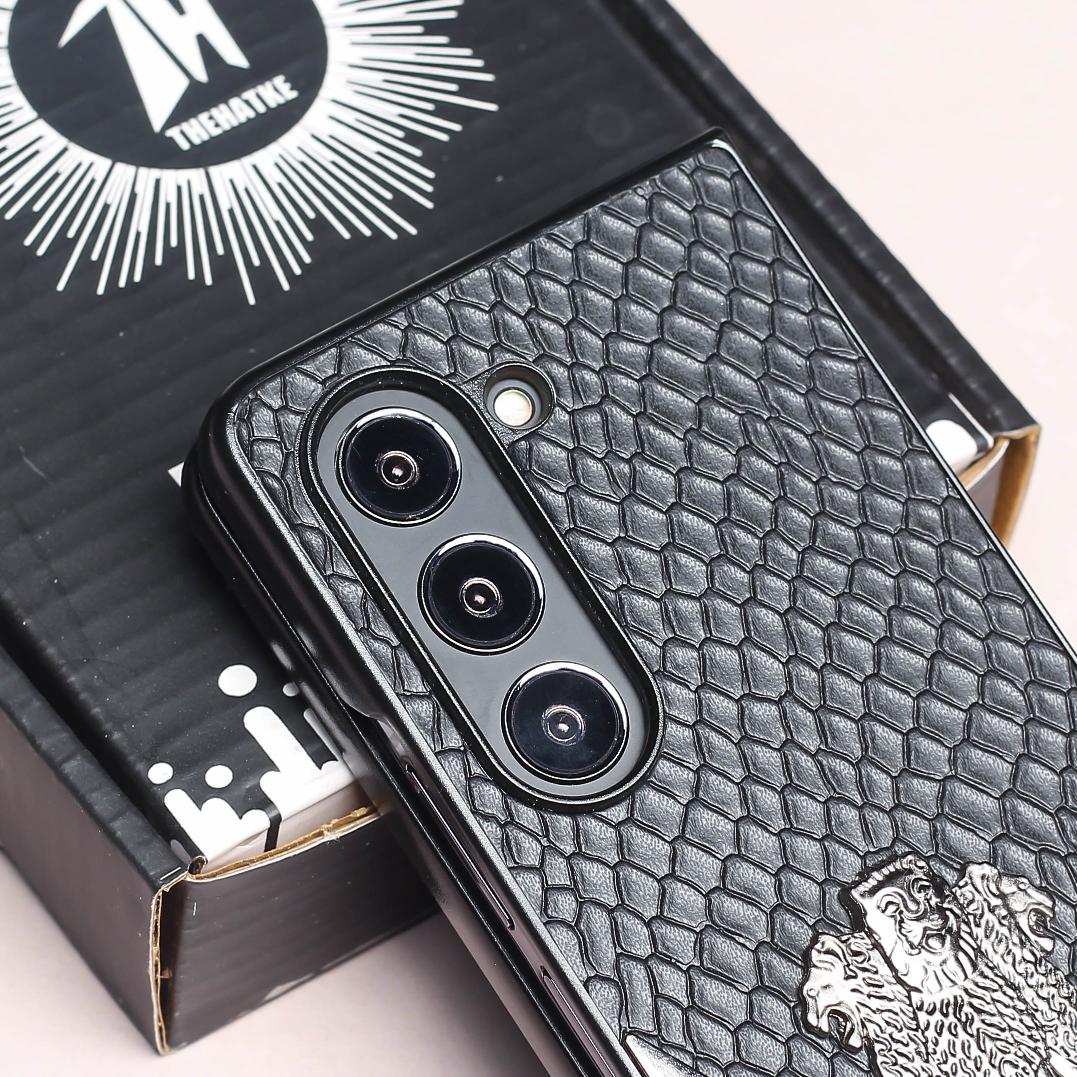 Black (Pattern 7) Satyameva Jayate embossed Leather Case for Samsung Galaxy Z Fold 4 - Image 4