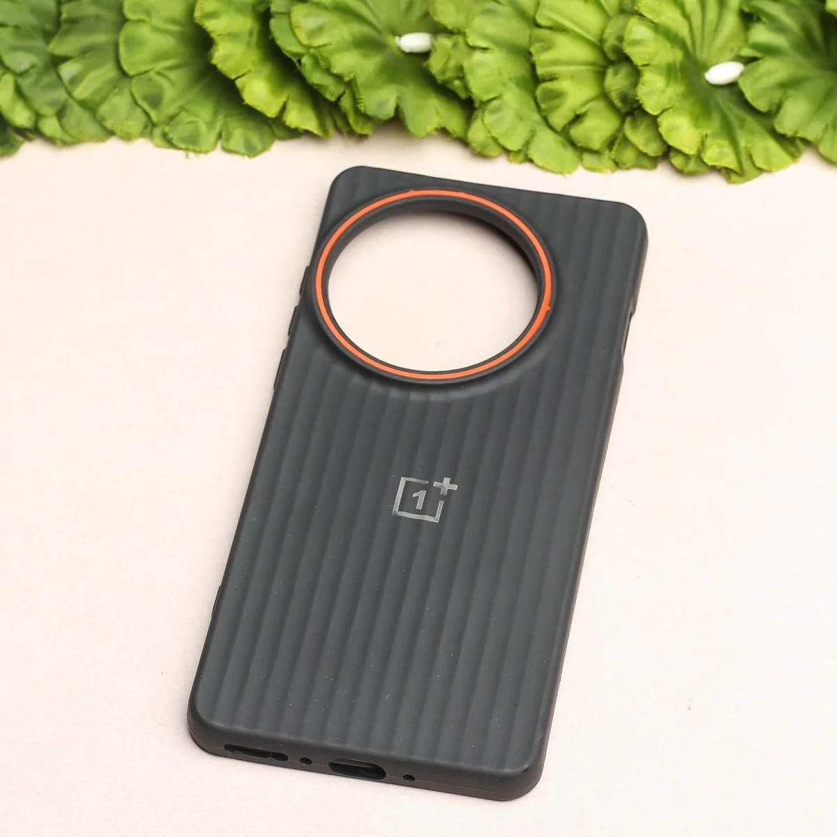 Black SleekLine Silicone Case for Oneplus 13R - Image 2