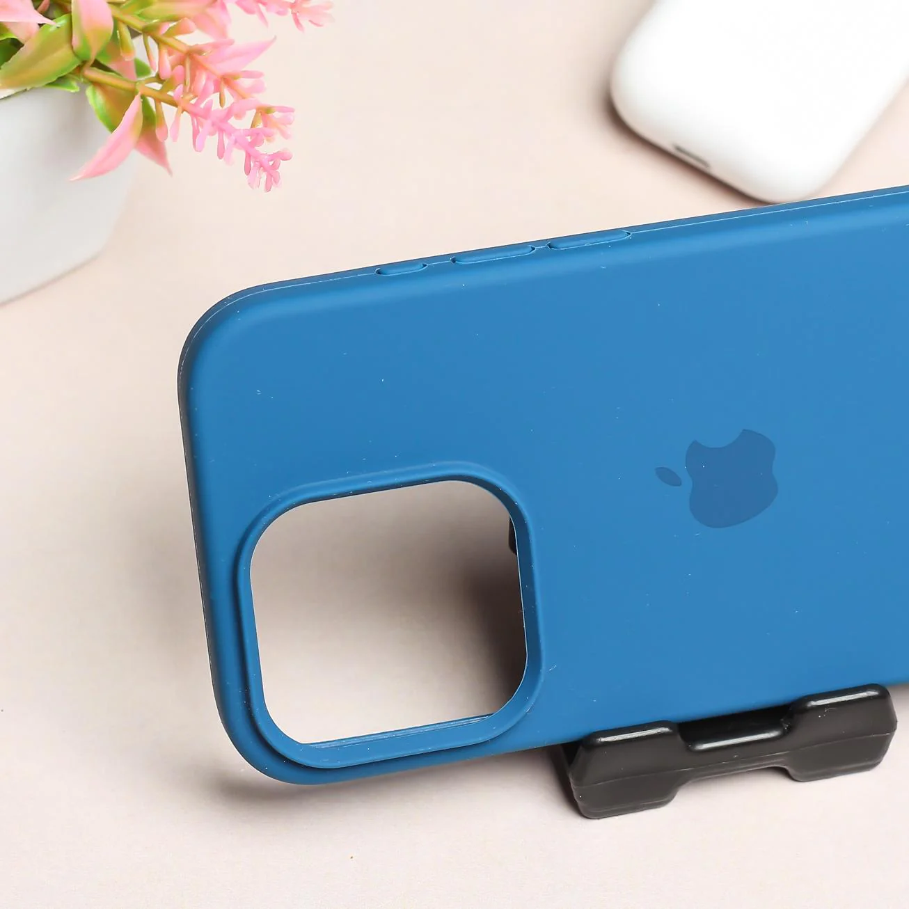 Blue Original Silicone case for Apple iphone 16 Pro Max - Image 3