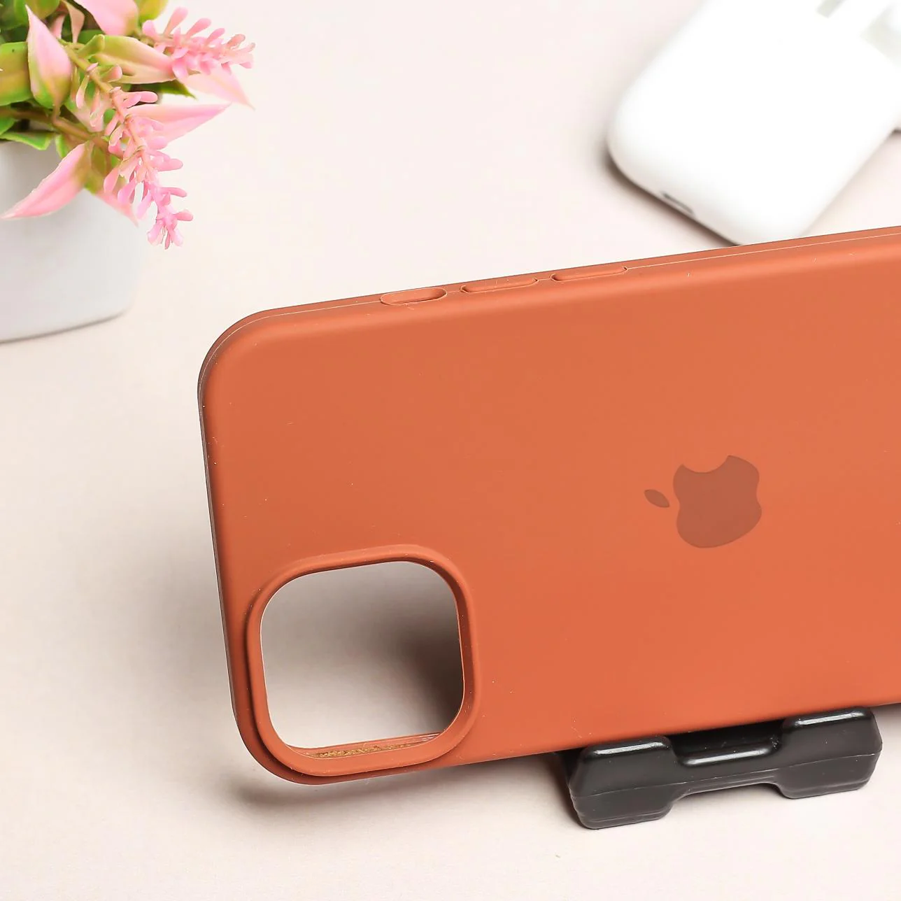 Brown Original Silicone case for Apple iPhone 13 - Image 3