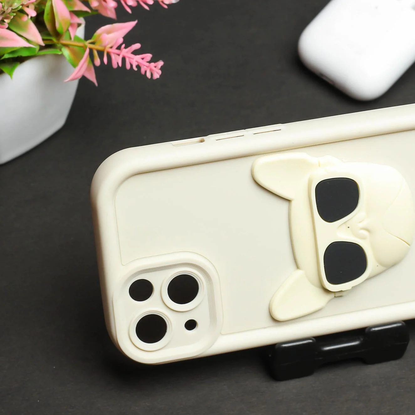 Cream SHOUNENN BULLDOG Silicone case for Apple iphone 14 - Image 3