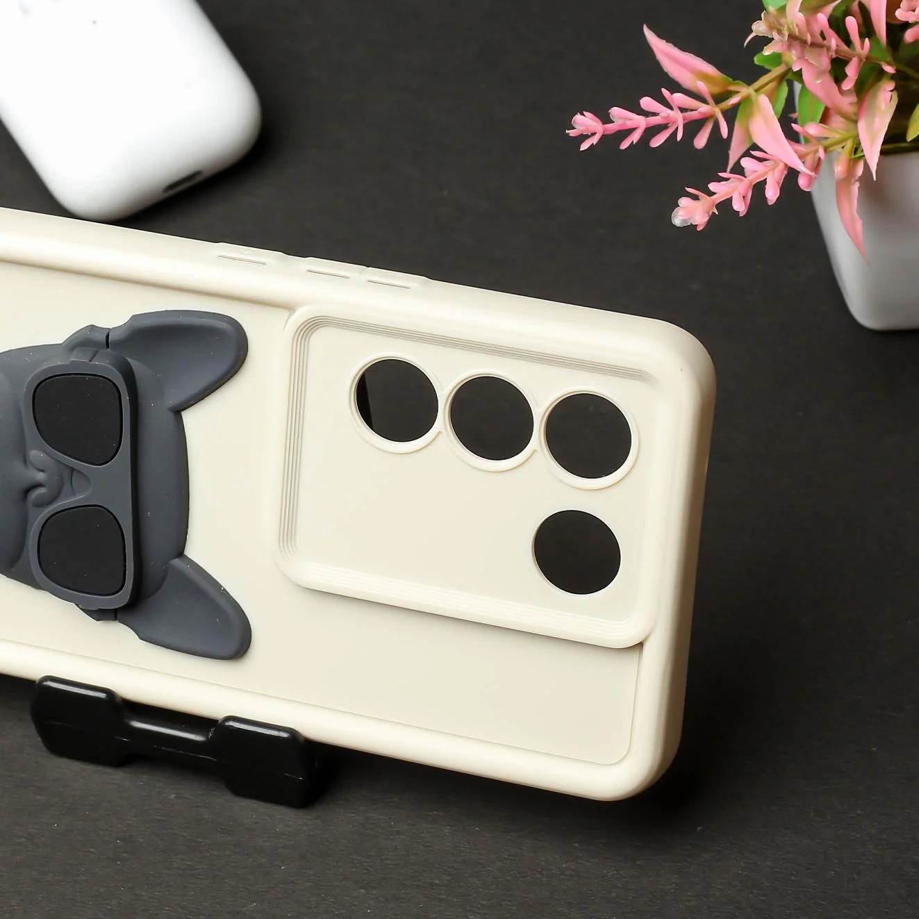 Cream SHOUNENN BLACK BULLDOG Silicone case for Vivo V27 Pro - Image 3