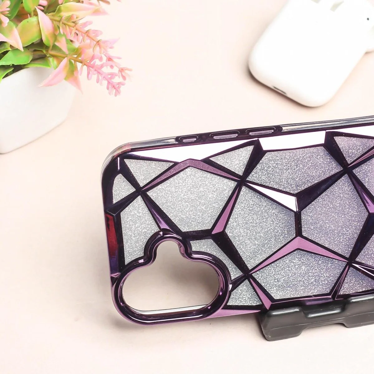 Dazzle Purple Silicone case for Apple iphone 16 - Image 3