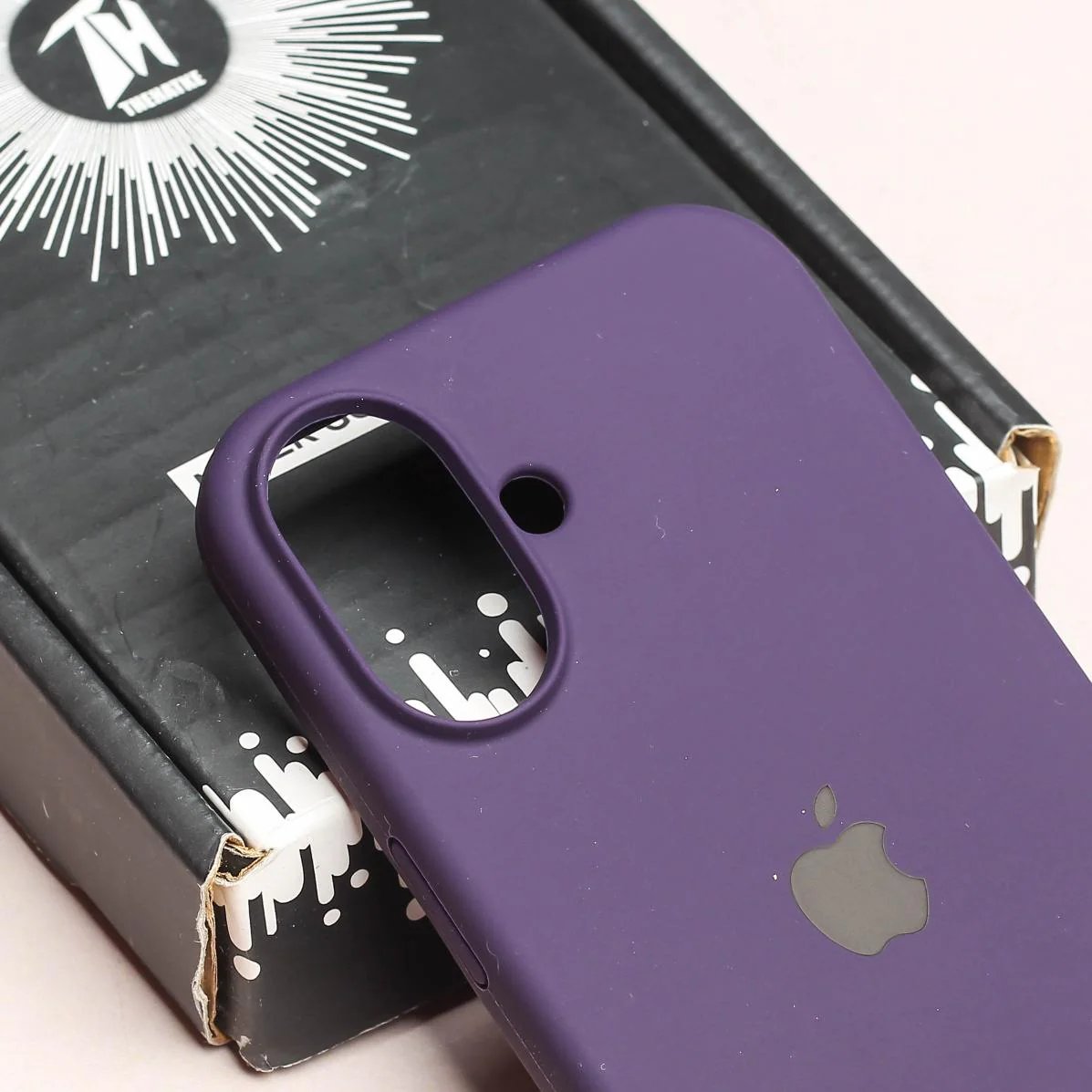Deep Purple Original Silicone case for Apple iphone 16 - Image 3