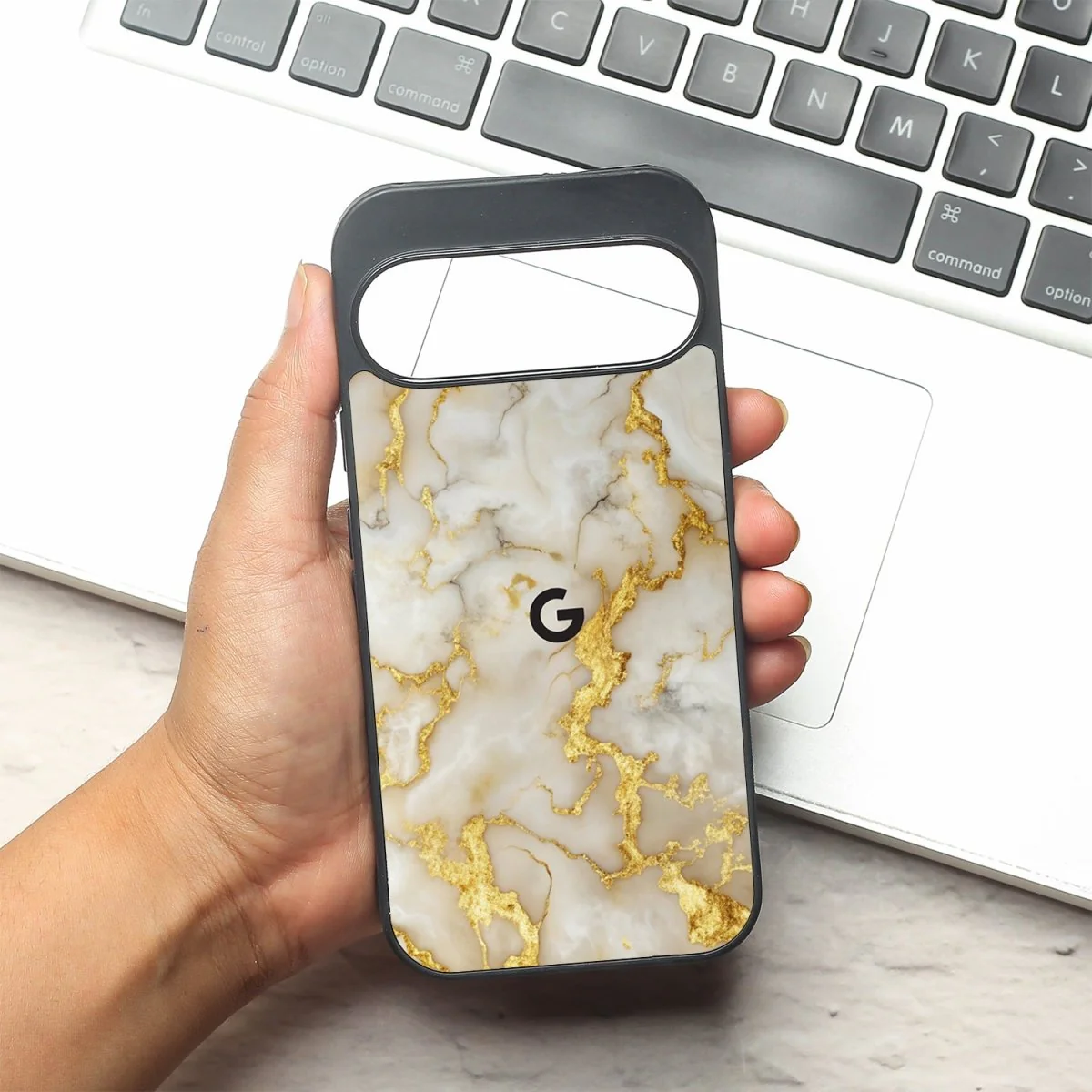 Gold Vein Glory metal back case for Google Pixel 9