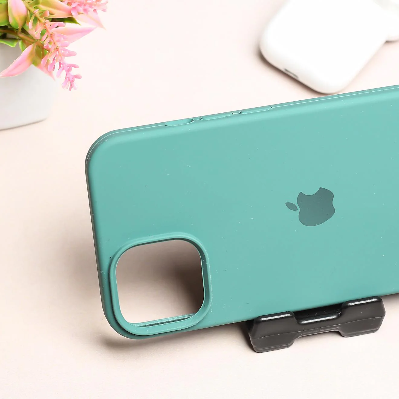Green Original Silicone case for Apple iphone 13 - Image 3