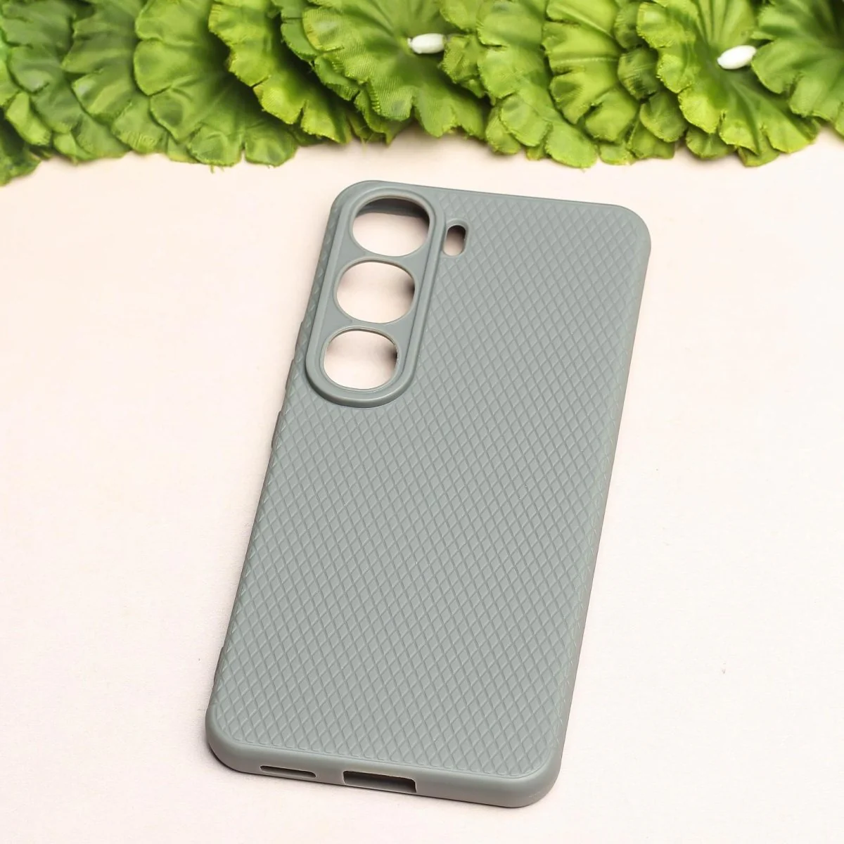 Grey Line Wave Silicone Case for Vivo Y300 - Image 2