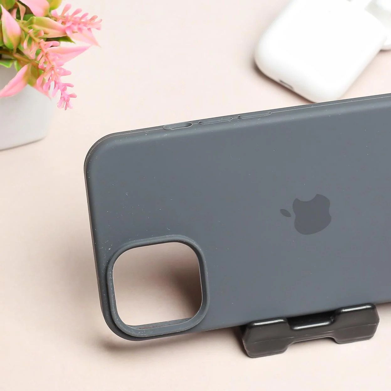 Grey Original Silicone case for Apple Iphone 15 - Image 3