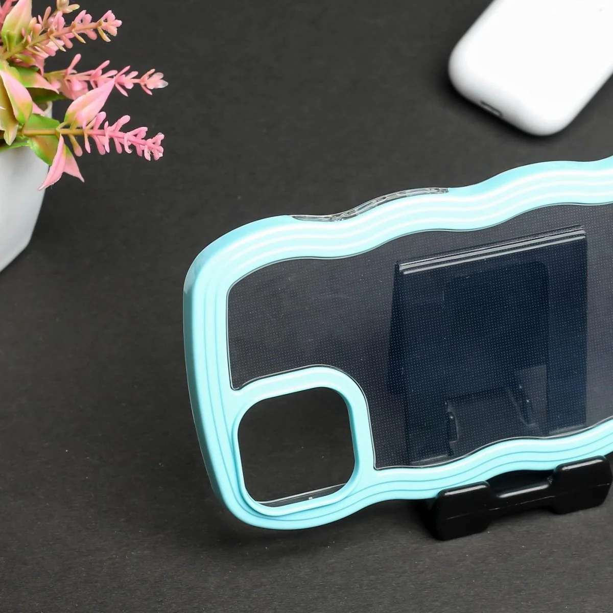 Light Blue Zig Zag Frame  Silicon Case for Apple Iphone 14 Plus - Image 3
