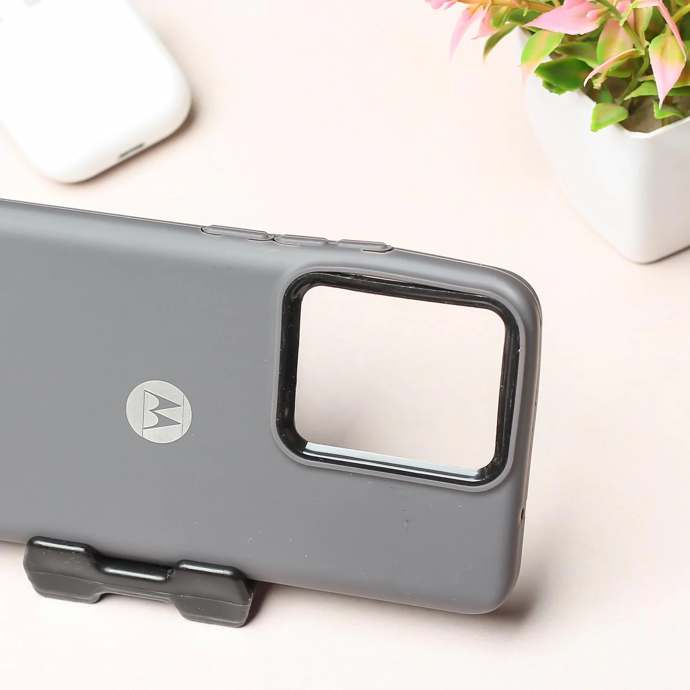 Spoov Grey Silicone Case for Motorola Edge 40 Neo - Image 3