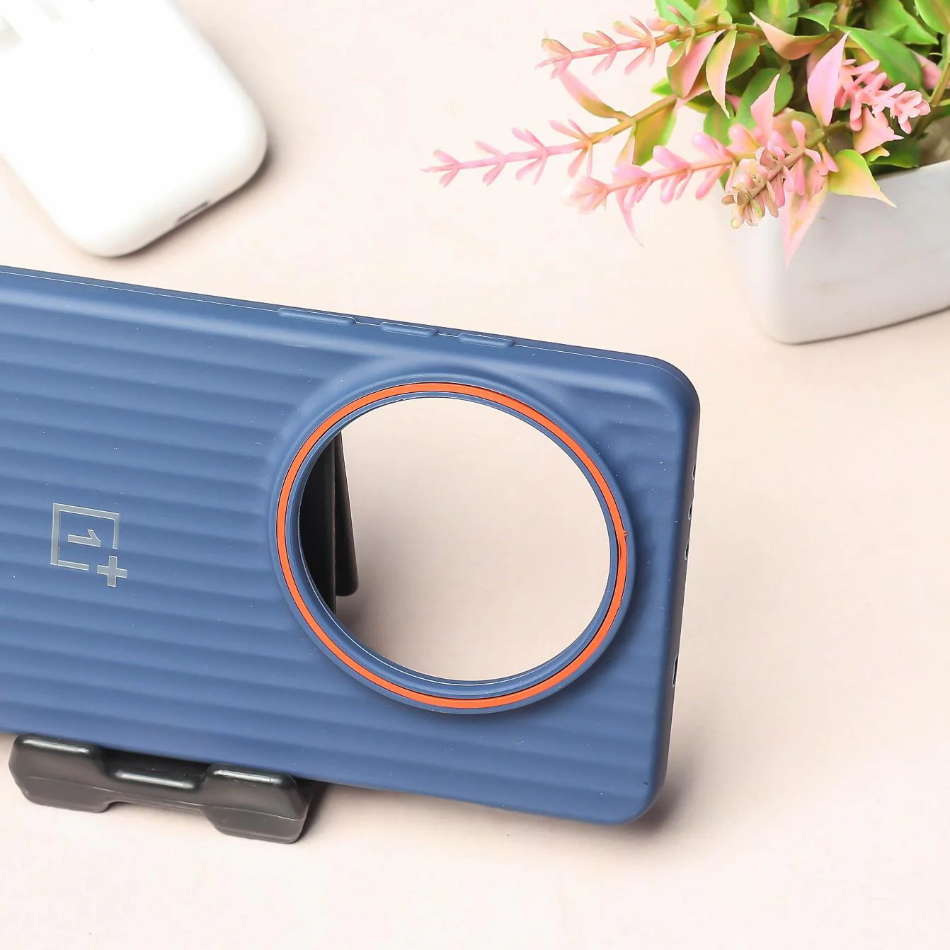 Voilet SleekLine Silicone Case for Oneplus 13 - Image 3