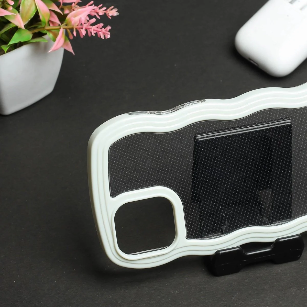 White Zig Zag Frame Silicon Case for Apple Iphone 13 Pro Max - Image 3