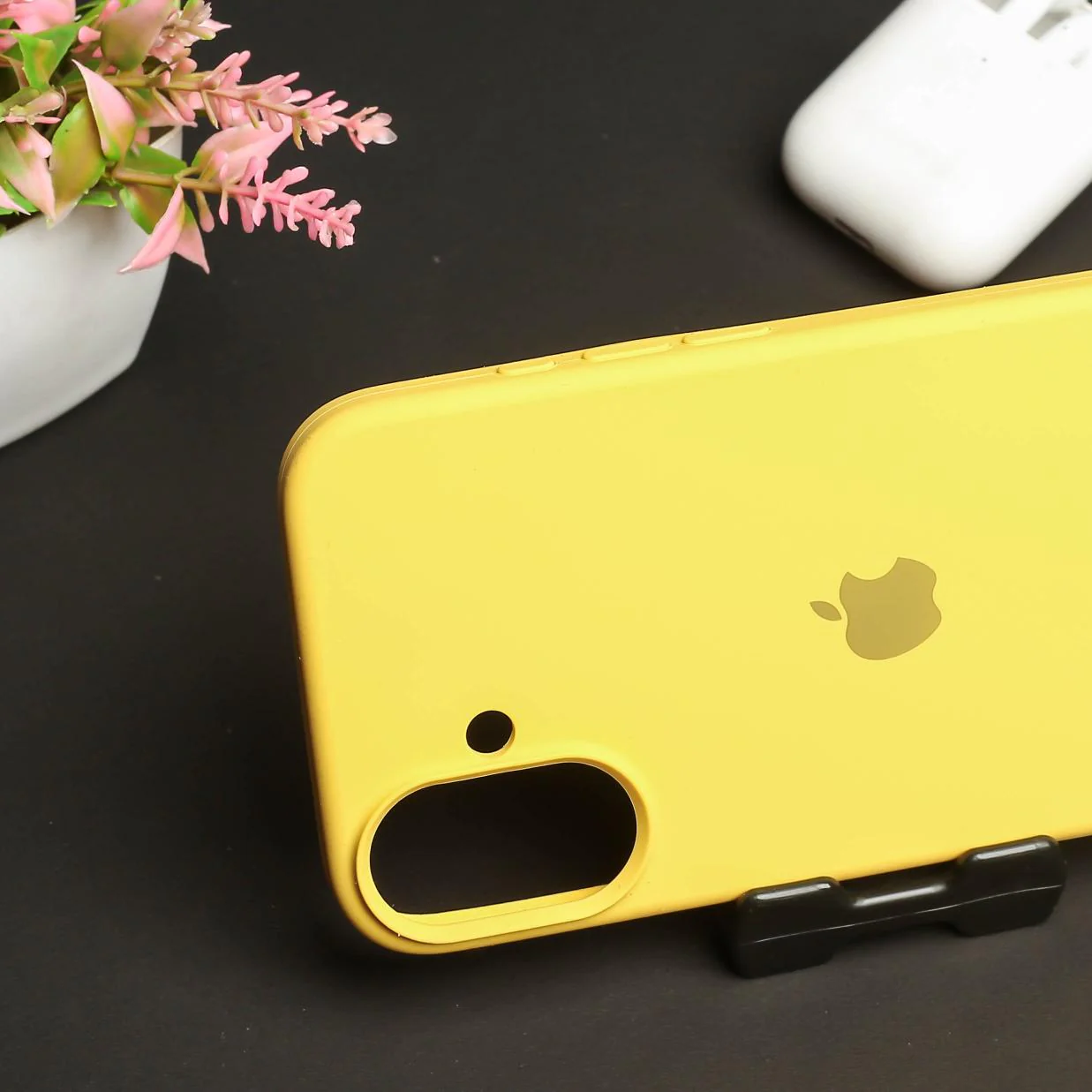 Yellow Original Silicone case for Apple iphone 17 - Image 3